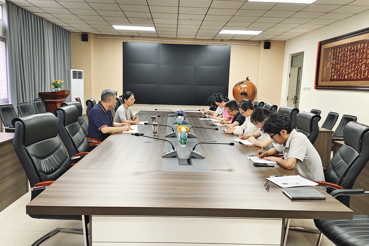 化学化工学院召开全体辅导员工作会议-河南工业大学