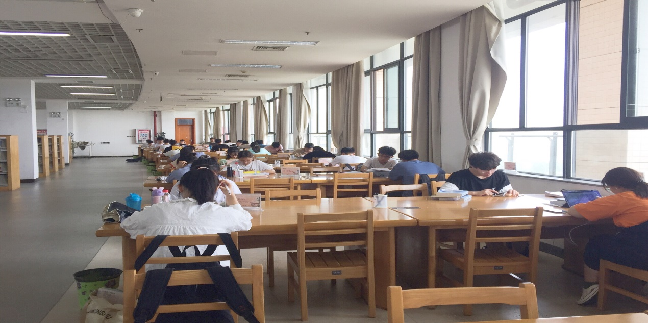 河南工业大学图书馆灯亮了重建家园图书馆馆员在行动